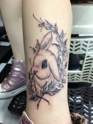 -Black Tattoo Studio