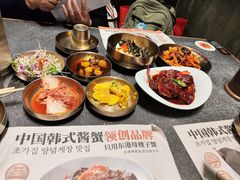 -草家酱蟹炭火烤肉店(珲春南路二店)