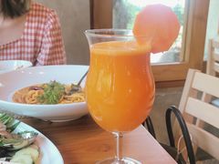 -Chom Cafe and Restaurant