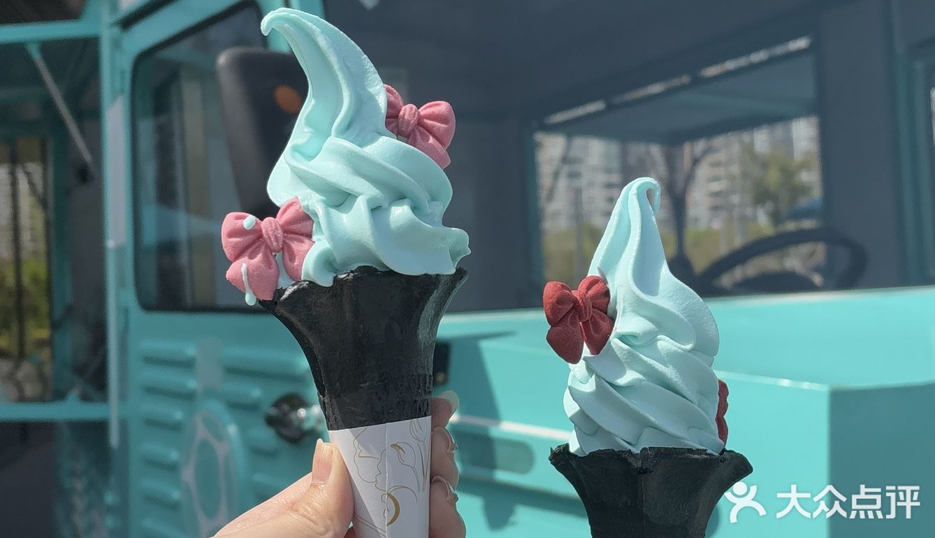 颜值超高的Tiffany蓝冰淇淋被我吃到了