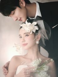 -雪中彩影婚纱摄影·微光艺术中心