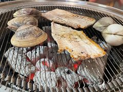 -围炉肉舍•炭烤活鳗•丹东海鲜烤肉(步行街店)