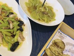 -小渔莊•地道胶东菜(旅游路万象省博物馆店)