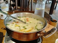 -湘力力小院·鱼汤泡饭(枫林路店)
