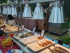 -亚龙湾希尔顿自助餐厅·海鲜·烧烤·沙滩BBQ·现场乐队