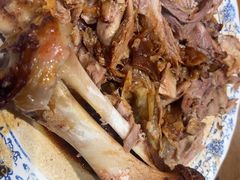 -老天桥酱肉烧饼夹肘子(天桥店)