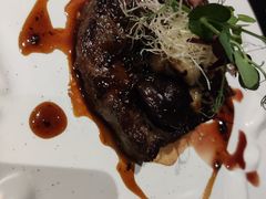 烤肋眼牛排配红酒小洋葱-AZUL by FUEL蓝色·法式酒馆(琶醍店)