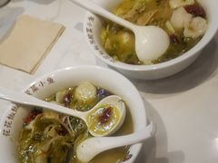 -渝是乎酸菜鱼·川渝小炒(新世界百货望京店)
