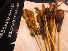 -何师烧烤·香辣蟹·川菜·30年老品牌(太古里旗舰店)