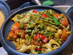 老坛酸菜炒二股肠-凤凰山斑鱼馆(恭城店)