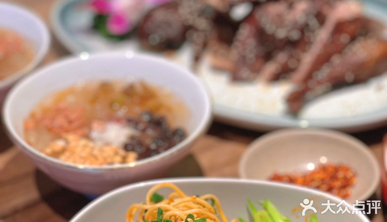 探｜来啦～[加油]首家乐山跷脚牛肉！ 