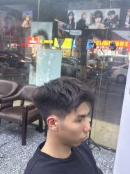 -藤野造型专业烫染接发