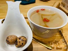 冰糖银耳炖雪梨-炖物24章·顺时轻养茶(黄龙店)