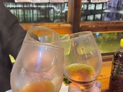 -临江餐馆二楼美食部落