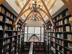 -钟书阁(松江泰晤士小镇店)