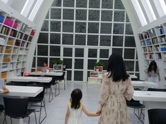 -钟书阁(松江泰晤士小镇店)