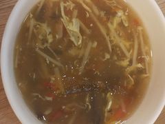 酸辣汤面-四海游龙锅贴专门店(机场店)