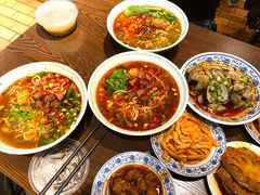 -爆炸头阿姨小四川正宗川味小吃(无任何分店)