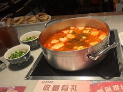 -尚尚仙·酸汤猪手·猪肚鸡火锅(华联万柳购物中心店)