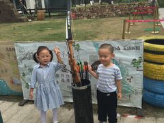 -田园东方蜜桃村的田野营地
