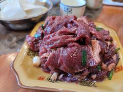 新鲜黄牛肉-黄利砖万峰林布依特色酸笋牛肉馆