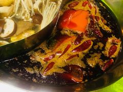 菌菇鸳鸯锅-大龙辣火锅·龙虾·烧烤(湖滨新天地店)