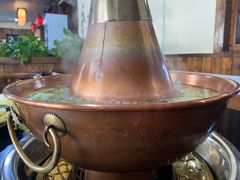 -果松木炭酸菜铜火锅·外婆参鸡汤