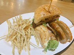 -HELLO 27 意面·沙拉·帕尼尼