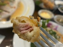 -Chom Cafe and Restaurant