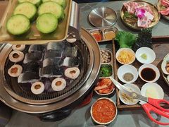 -围炉肉舍•炭烤活鳗•丹东海鲜烤肉(步行街店)