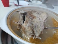 -烧哥美蛙肥肠鱼火锅·十五年社区店