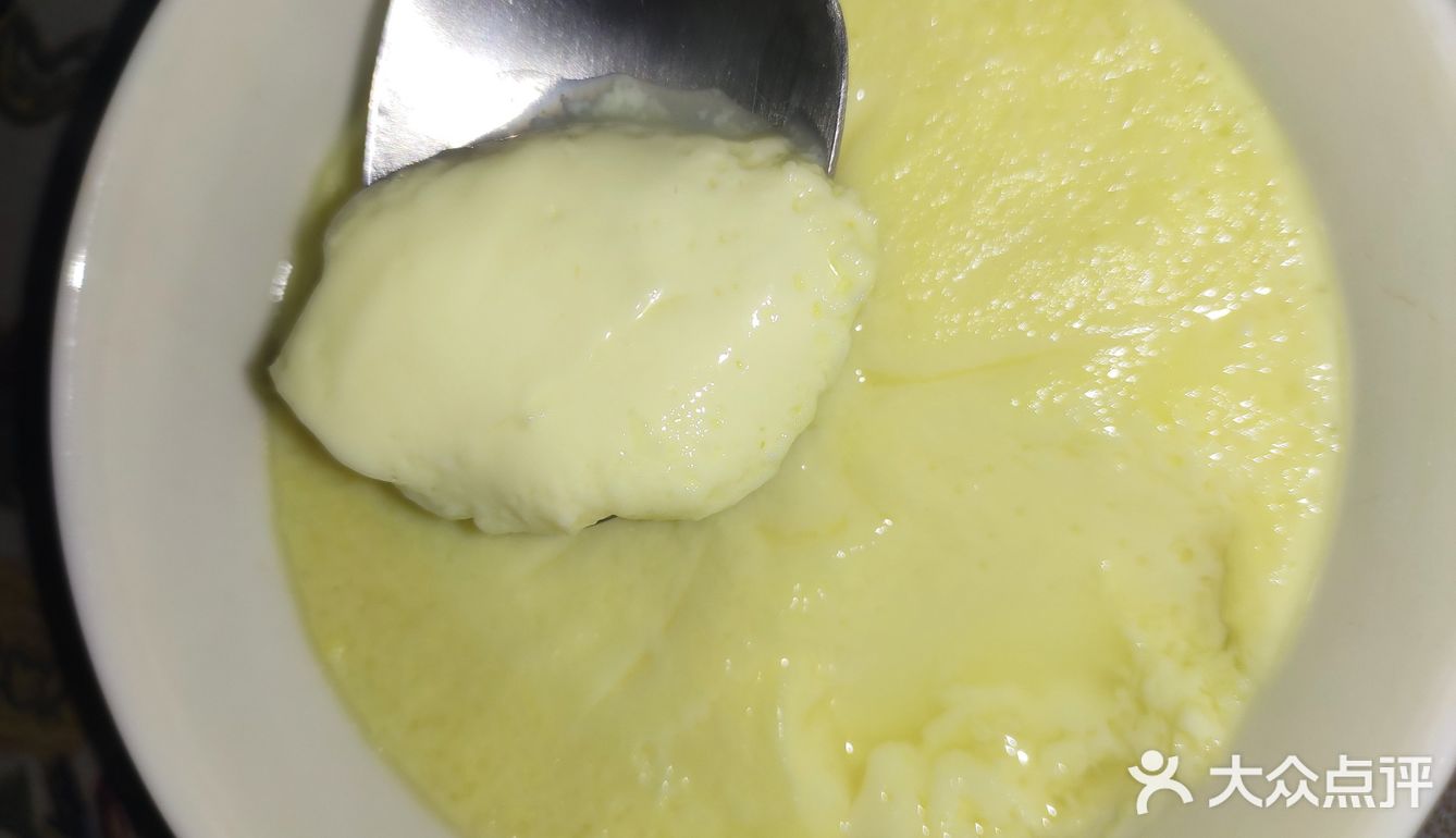 太馋蛋糕了，做了一个巧克力戚风蛋糕，狂放可可粉