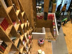 -新华里咖啡书吧(新华书店小寨店)