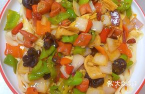 Stir-Fried Spicy Intestine Noodles with Sauce