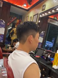-东方先生国潮男士理发馆