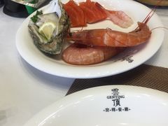 -云顶旋转自助景观餐厅