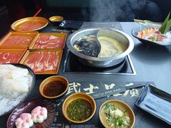 -牛武士寿喜烧·和牛火锅自助(全球首店)