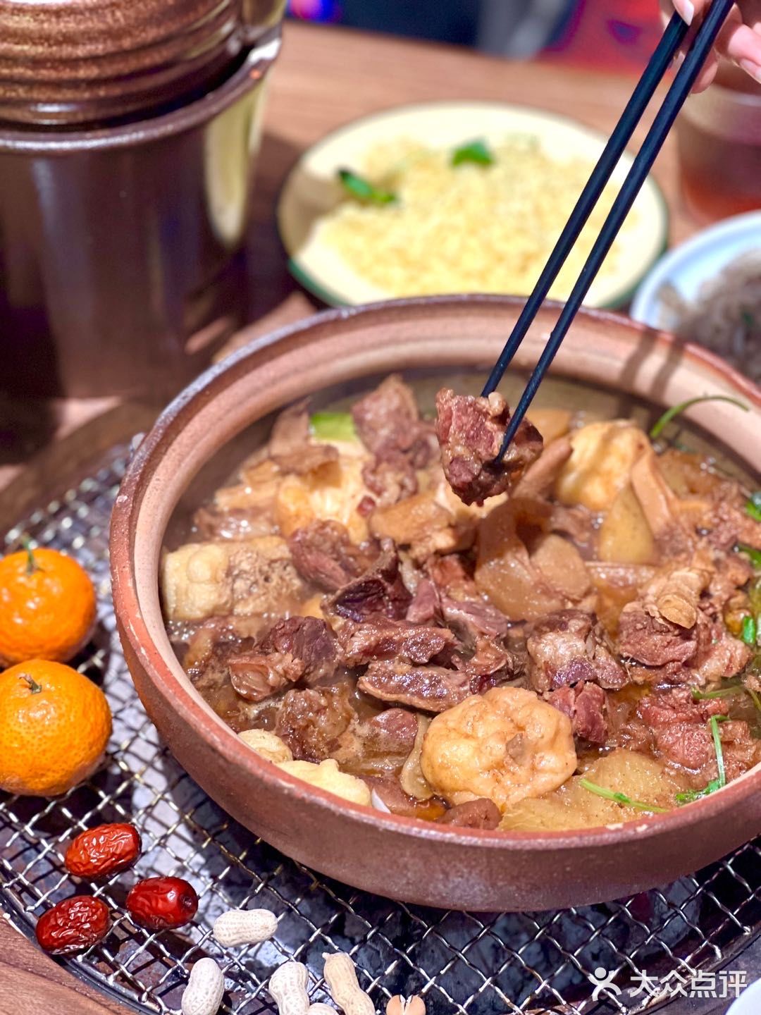 魔都探店｜广式风味牛腩牛杂煲无敌香