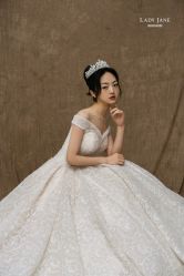 -Lady  Jane高端婚纱礼服馆
