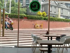 露天位-龙治汉堡(中华城店)