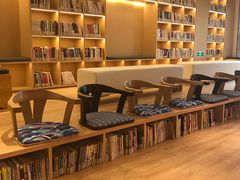 -漕河泾街道图书馆(漕河泾社区文化活动中心店)