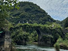 -高荡千年布依古寨旅游景区
