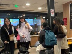 -麦当劳(上海虹桥站30B检票口楼上)
