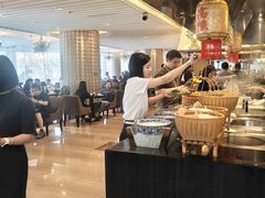 -圣丰索菲特·2 On 988 Café 自助餐厅