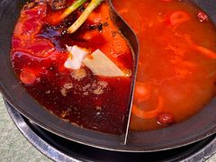 酸汤鸳鸯锅-憨铁匠老火锅(龙岗万科里店)