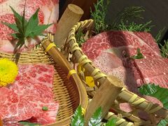 -山川小町·极番烧肉(新地假日广场店)