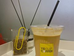 椰奶拿铁-YECLIP COFFEE黄色回形针咖啡
