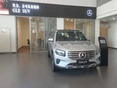 -天津波士信达奔驰4S店(卫津南路店)