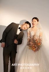 -纪梵希旅拍婚纱摄影(大连总店)
