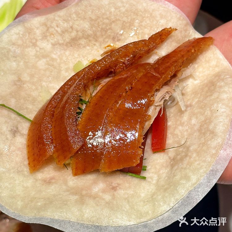 在广州‼️也能吃上地道的北京烤鸭[得意]